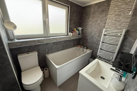 8 Garfield Close, Swindon, SN3 6BZ