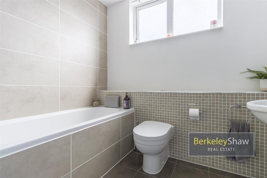 26 Stapleton Road Formby L372 YN 007.jpg