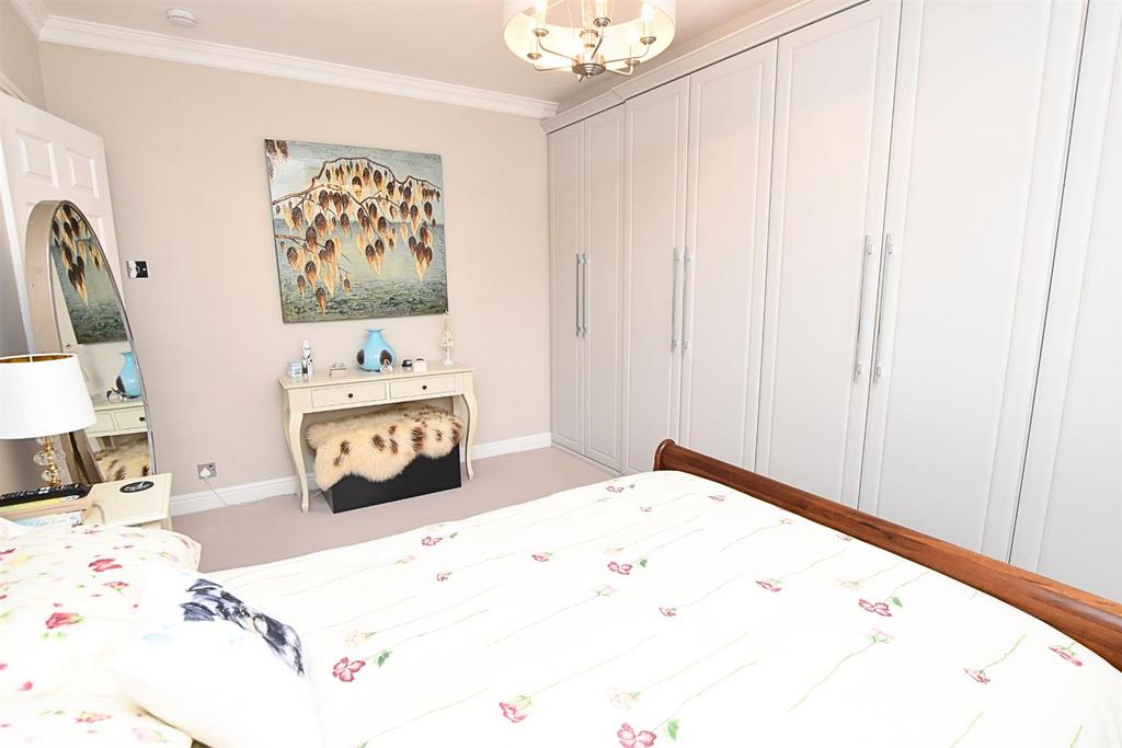 Bedroom 1 (rear)