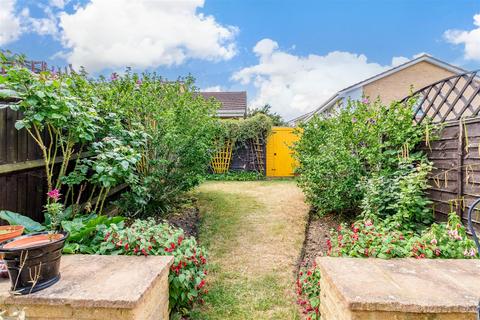 1 Chaplin Close, Wainscott, Rochester, ME3 8BY
