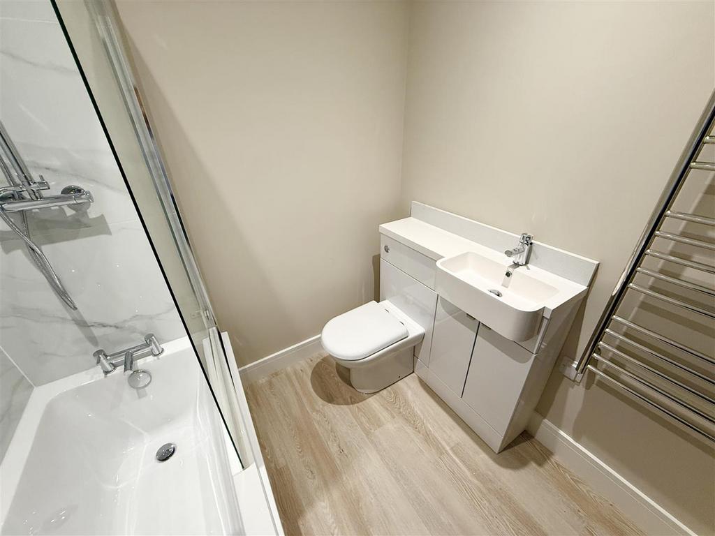 Bedroom one en suite