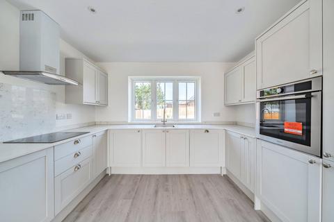 4 bedroom detached house for sale, Willow Close, Chequers Road, Minster on Sea, Sheerness, ME12
