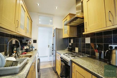 2 bedroom ground floor flat for sale, Christchurch Road, Ilford, IG1