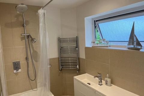 5 bedroom semi-detached house to rent, Brockenhurst Close, Kent CT2