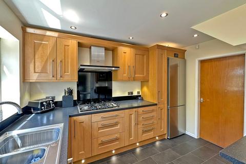 7 Aylesford Close, Dudley, DY3 3QB