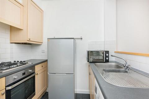 2 bedroom flat for sale, Indigo Mews, Carysfort Road, London, N16