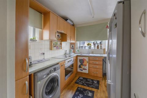 80 Allington Road, Paddock Wood, Tonbridge, TN12 6AN