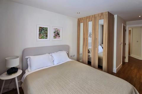 2 bedroom ground floor flat for sale, Poplar Road, Hinchley Wood, KT10