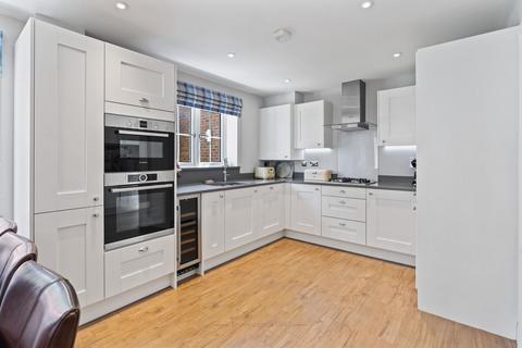 undefined, Landau Close, Crawley RH11