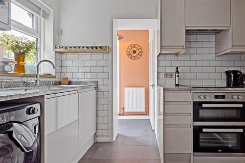 2 bedroom flat for sale, Cowper Road, Wimbledon SW19