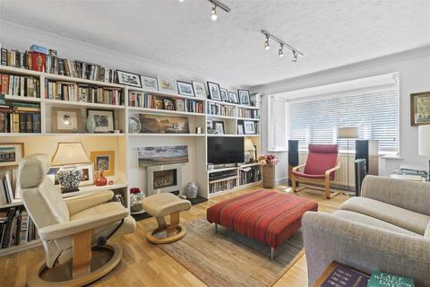 4 bedroom detached house for sale, Wentworth Close, Hailsham