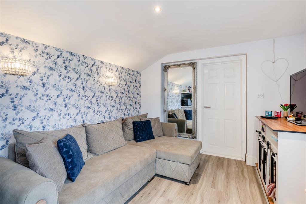 8656984-interior19.jpg
