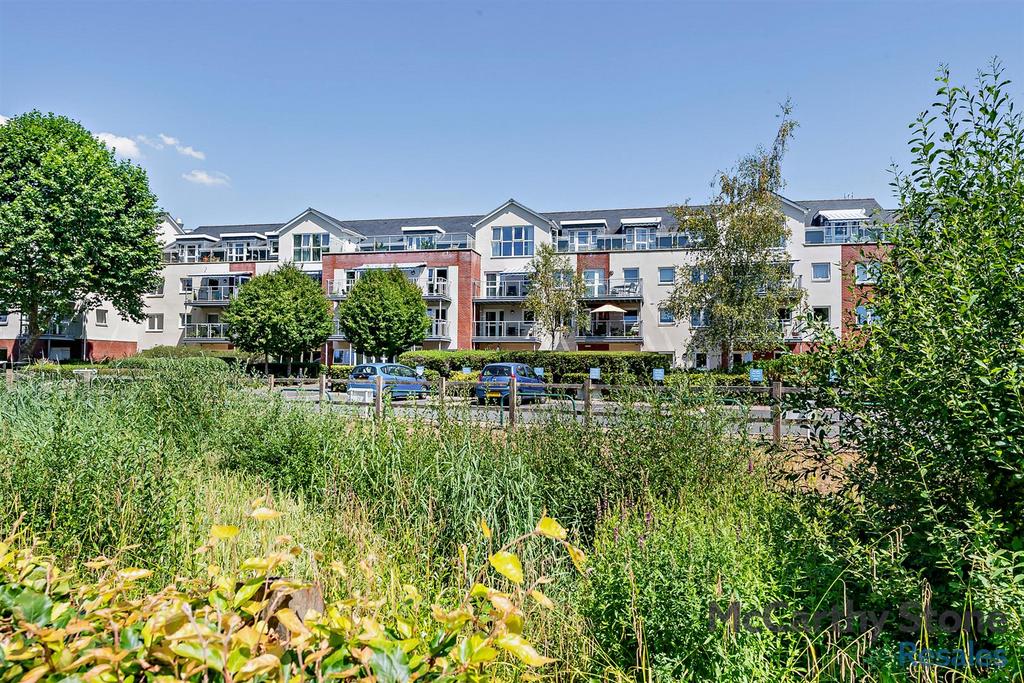 Ellisfields Court