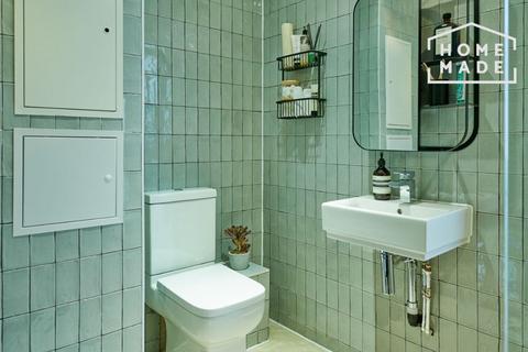 Studio to rent, Courland Grove, SW8