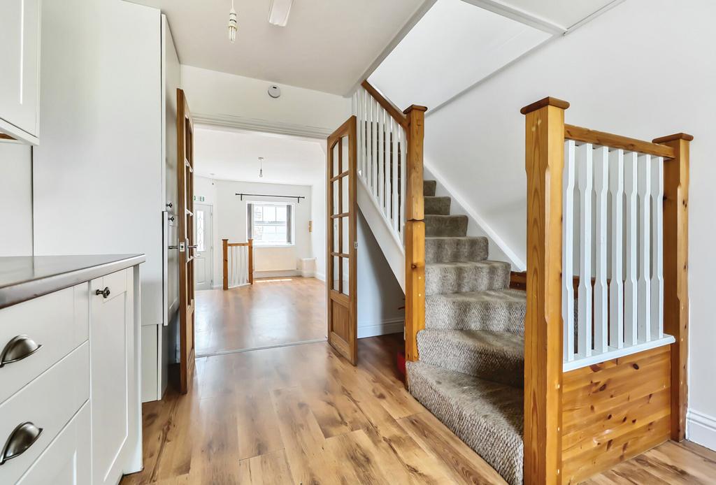 1299283-6-683705b...