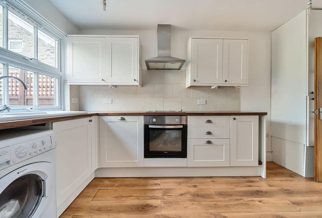 1299283 9 6837064...