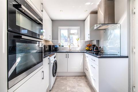 125 Colyer Road, Northfleet, Gravesend, DA11 8AZ