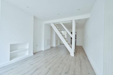 2 bedroom terraced house to rent, St. Marys Road, Watford, WD18