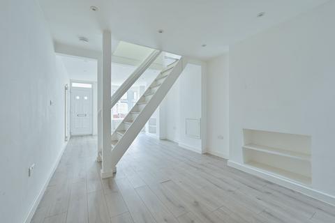 2 bedroom terraced house to rent, St. Marys Road, Watford, WD18