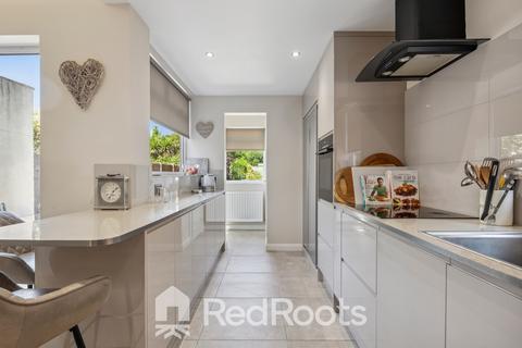 15 Jossey Lane, Scawthorpe, Doncaster, DN5 9DB