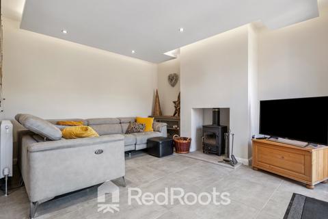 15 Jossey Lane, Scawthorpe, Doncaster, DN5 9DB