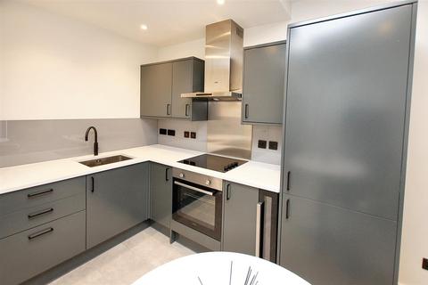 undefined, Lyons Crescent, Tonbridge