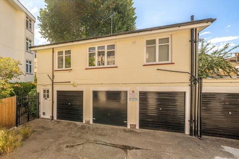 1 bedroom flat for sale, St. Margarets Road, London TW1