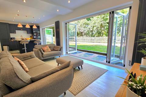 42 Barton Road, Torquay, TQ1 4DP