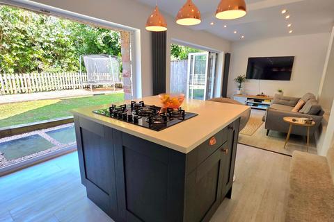 42 Barton Road, Torquay, TQ1 4DP