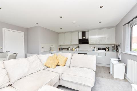 2 bedroom apartment for sale, Walton Court, Dorking RH4