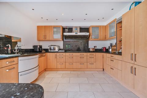 Mapaulin Westbury Road, Bromley, BR1 2QB