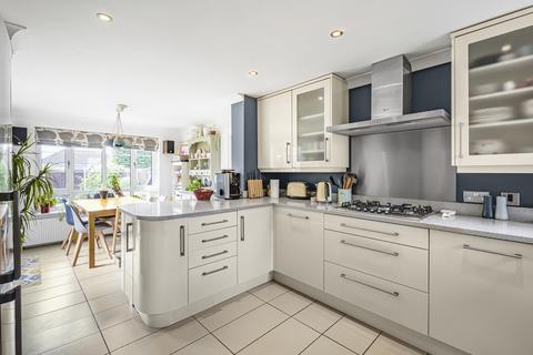 3 bedroom end of terrace house for sale, Whitethorn, Welwyn Garden City, Hertfordshire, AL7