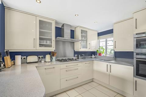 3 bedroom end of terrace house for sale, Whitethorn, Welwyn Garden City, Hertfordshire, AL7