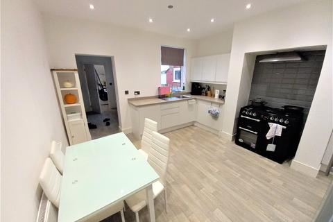 3 bedroom terraced house to rent, Burton Road, Barnsley, S71