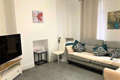 3 bedroom terraced house to rent, Burton Road, Barnsley, S71