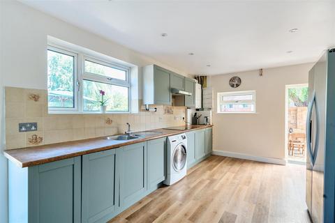 1 Coppice Close, Guildford, GU2 8JL