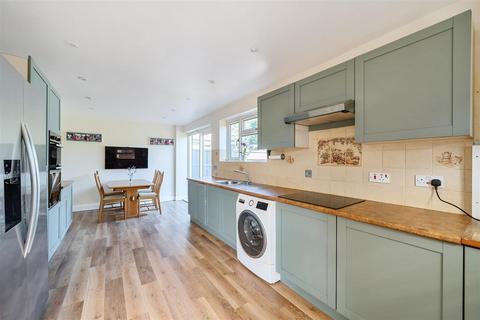 1 Coppice Close, Guildford, GU2 8JL