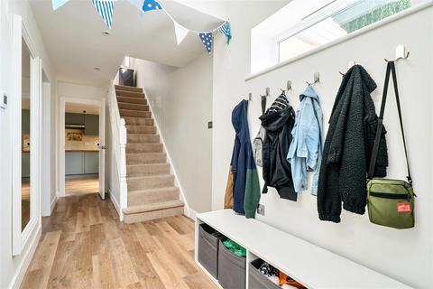 1 Coppice Close, Guildford, GU2 8JL