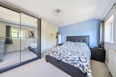 1 Coppice Close, Guildford, GU2 8JL