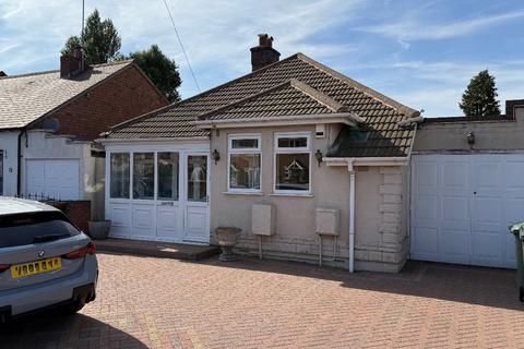 2 bedroom bungalow to rent - Walsall Road, Aldridge WS9