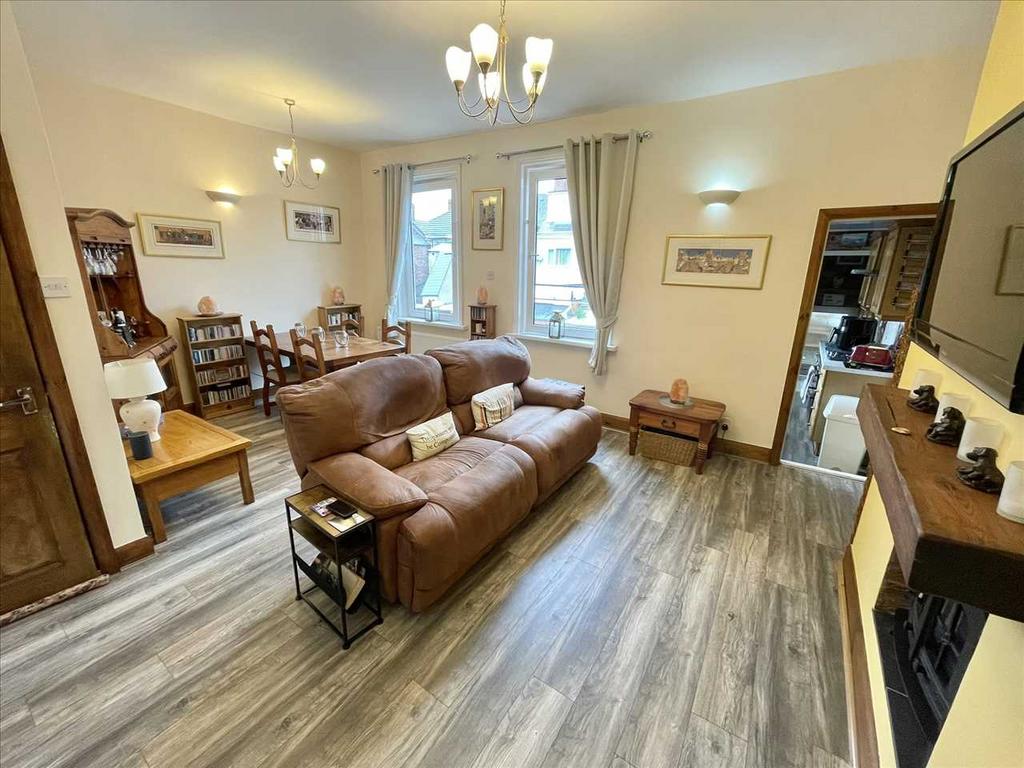 Lounge/dining area