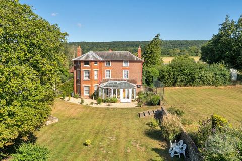 undefined, Stroud, Petersfield, Hampshire, GU32