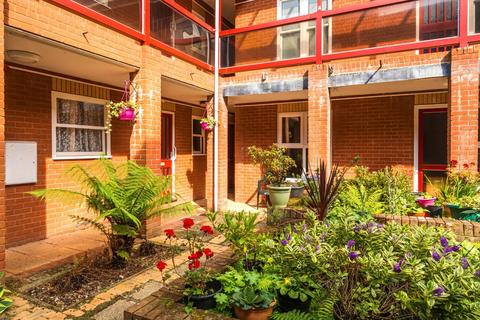 undefined, Grosvenor Place, Exeter, Devon