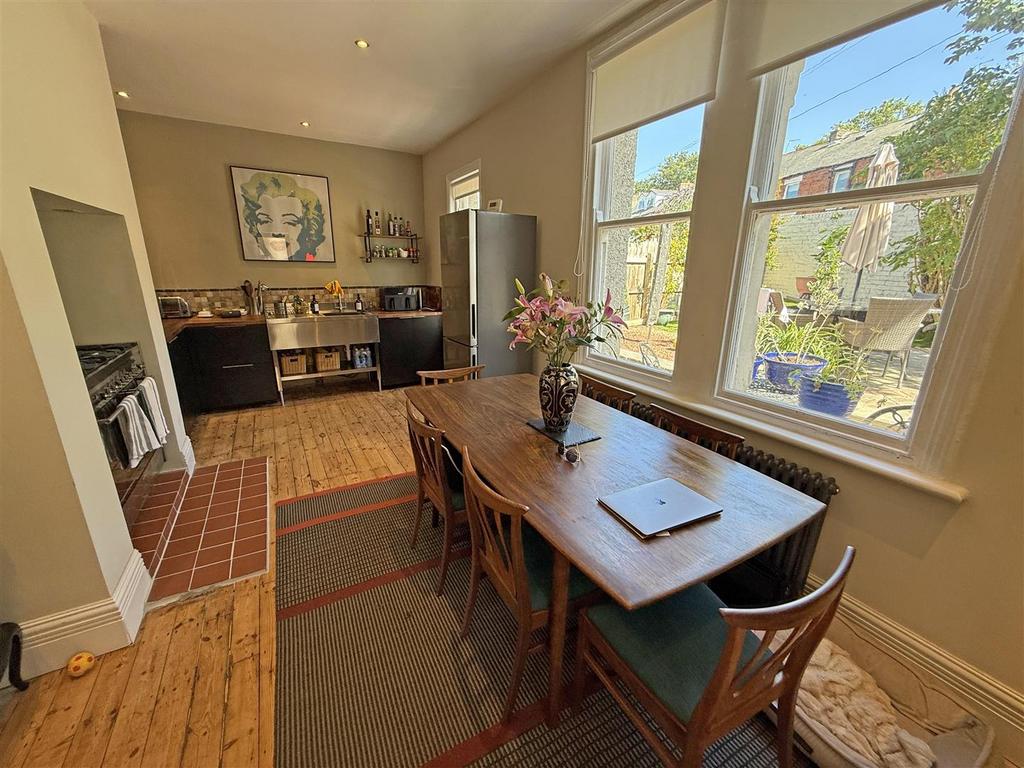 Dining room.jpg