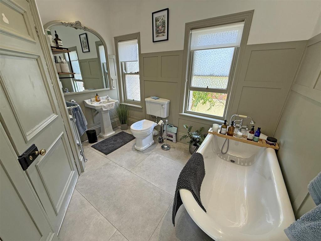 Bathroom.jpg