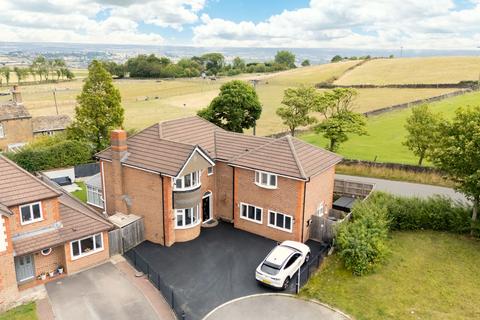 4 bedroom detached house for sale, Moorfield Court, Grange Moor, WF4
