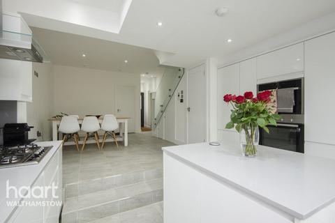 68 Lancaster Road, Walthamstow, London, E17 6AJ