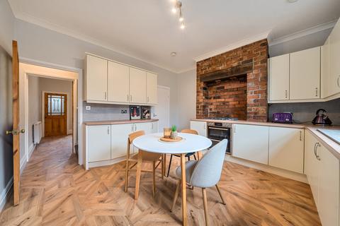 undefined, De Lacy Mount, Leeds, West Yorkshire, LS5