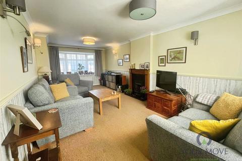 4 bedroom detached house for sale, Freer Close, Leicester LE8