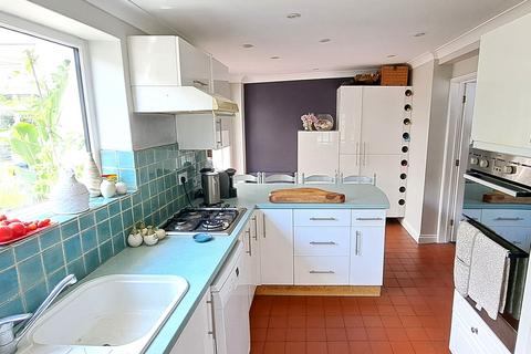 Kinross Bowling Green, Pennington, Lymington, SO41 8LQ